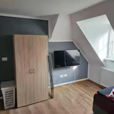 Schöne Vollausgestattete Monteurs- Gästewohnung In Der Gartenstadt Und Nähe Geiseltalsee Für 4 Personen 2209 Leuna