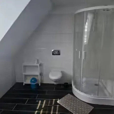 Schoene Vollausgestattete Monteurs- Gaestewohnung In Der Gartenstadt Und Naehe Geiseltalsee 2209 *