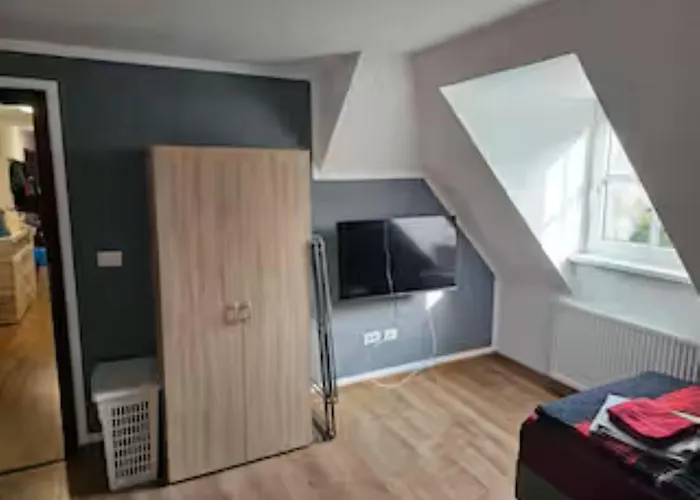 Schoene Vollausgestattete Monteurs- Gaestewohnung In Der Gartenstadt Und Naehe Geiseltalsee 2209 Leuna