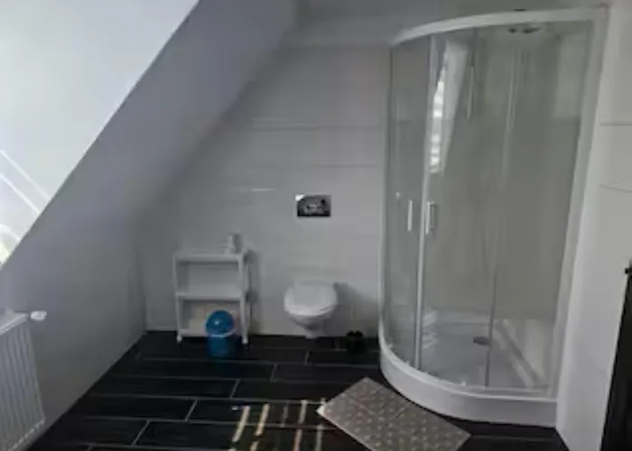 Schoene Vollausgestattete Monteurs- Gaestewohnung In Der Gartenstadt Und Naehe Geiseltalsee 2209 *